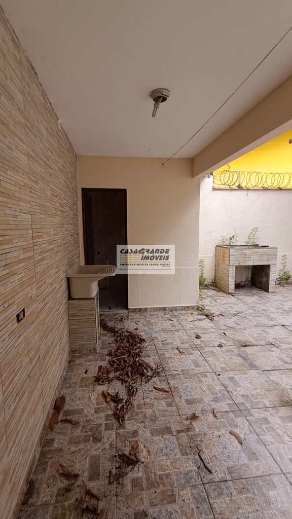 Casa em Praia Grande, no bairro Maracanã