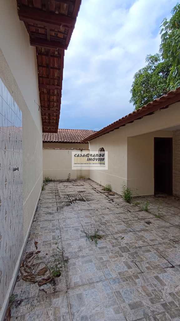 Casa em Praia Grande, no bairro Maracanã
