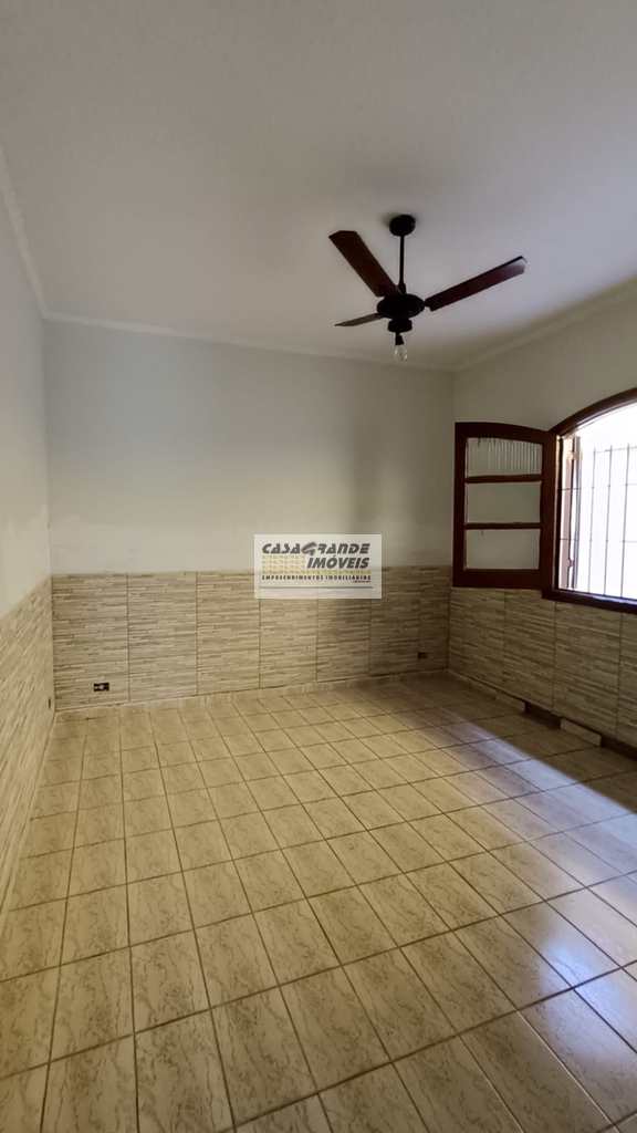 Casa em Praia Grande, no bairro Maracanã
