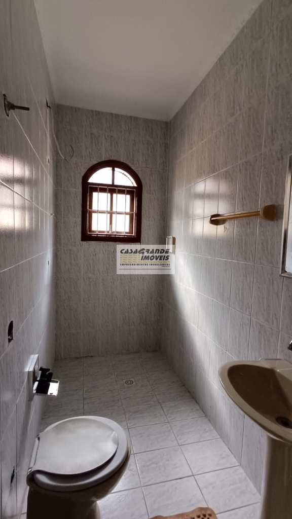 Casa em Praia Grande, no bairro Maracanã