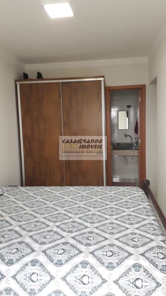 Apartamento em Praia Grande, no bairro Caiçara