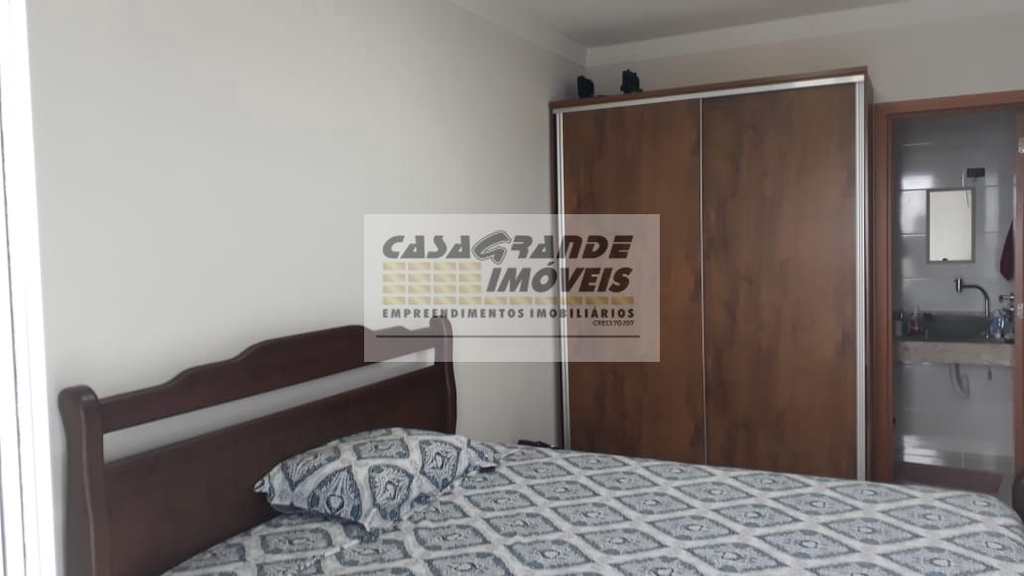 Apartamento em Praia Grande, no bairro Caiçara