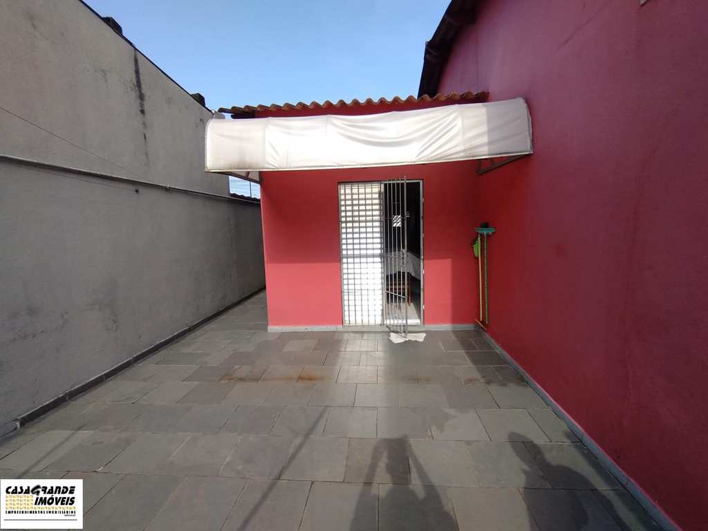 Casa em Praia Grande, no bairro Mirim