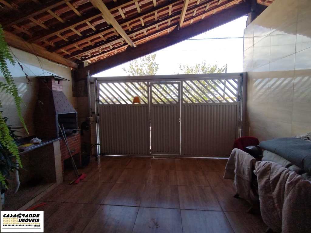Casa em Praia Grande, no bairro Maracanã