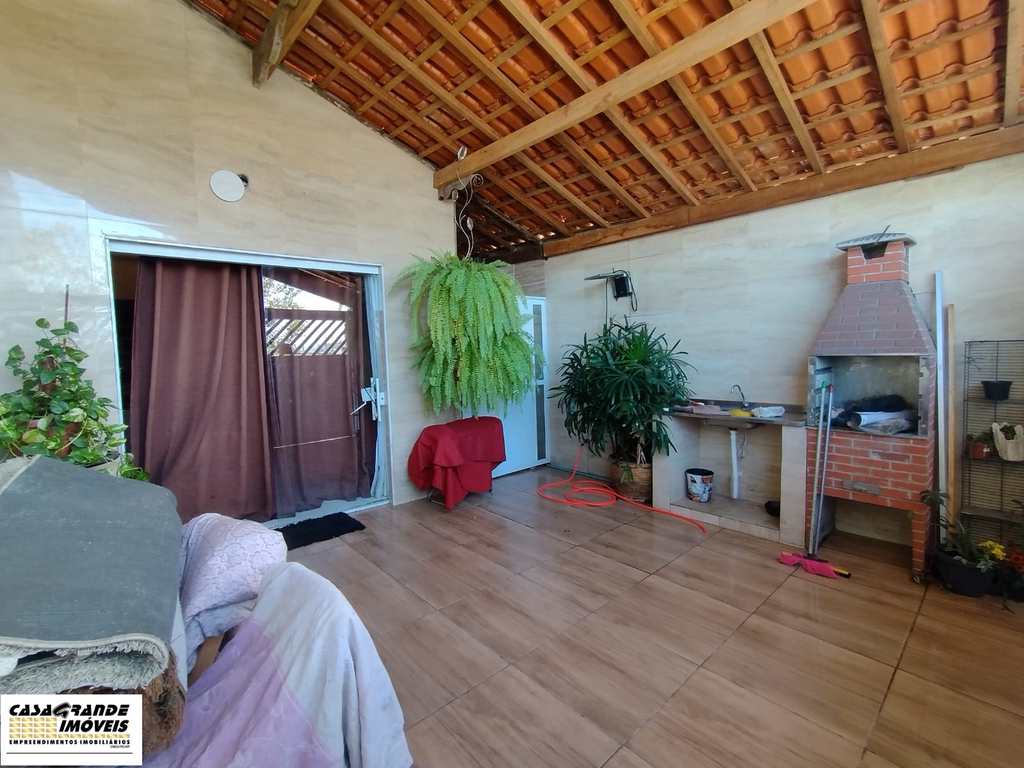 Casa em Praia Grande, no bairro Maracanã