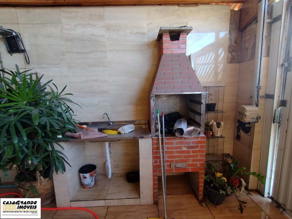 Casa em Praia Grande, no bairro Maracanã