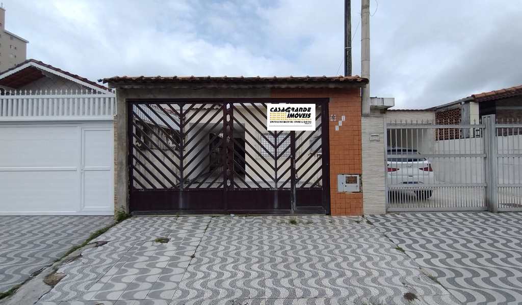Casa em Praia Grande, bairro Maracanã