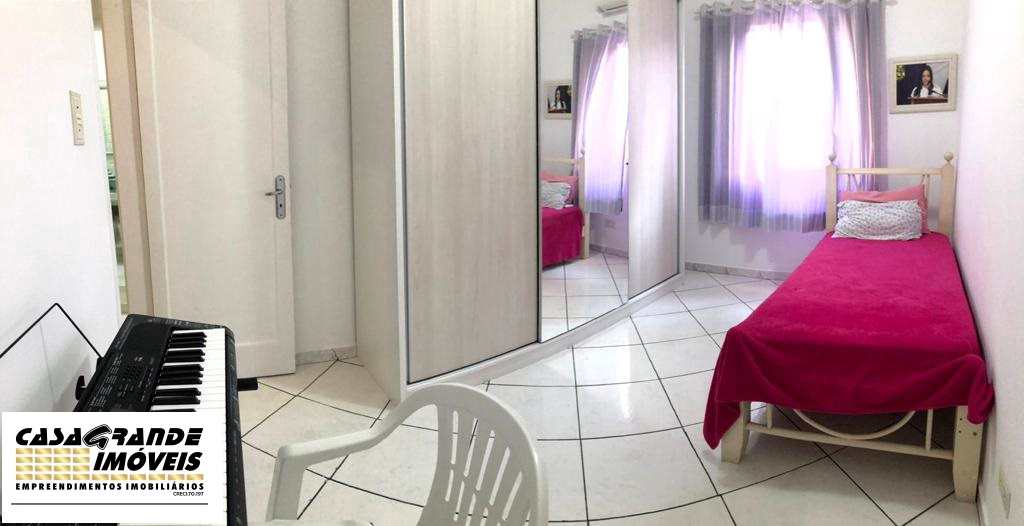 Sobrado em São Vicente, no bairro Vila Valença