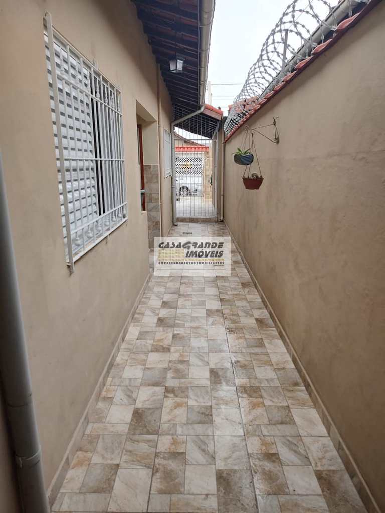 Casa em Praia Grande, no bairro Maracanã