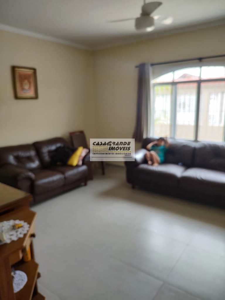 Casa em Praia Grande, no bairro Maracanã