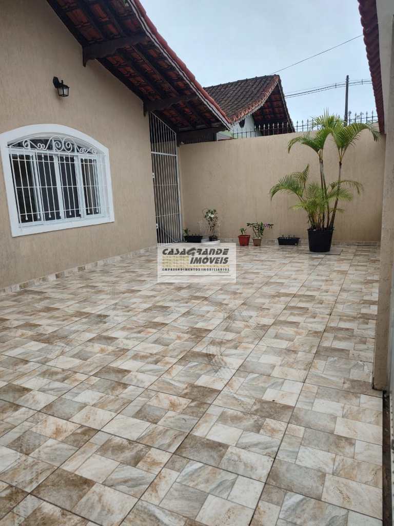 Casa em Praia Grande, no bairro Maracanã