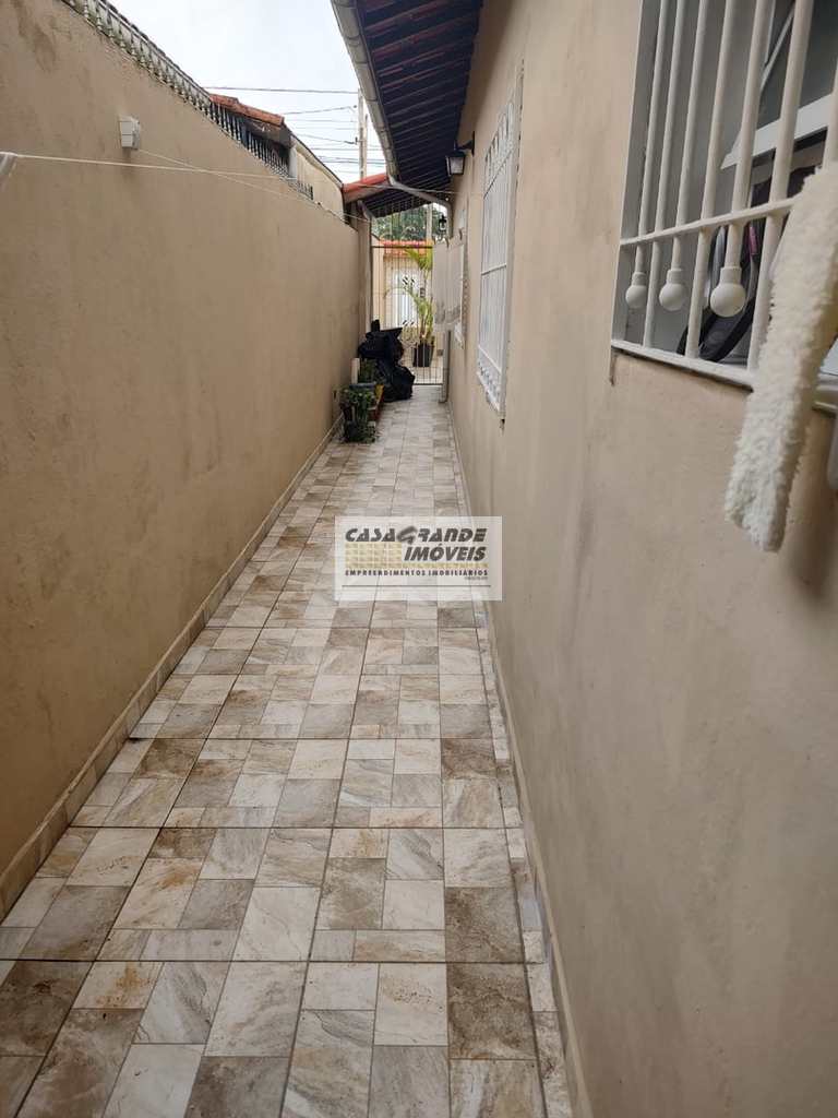 Casa em Praia Grande, no bairro Maracanã