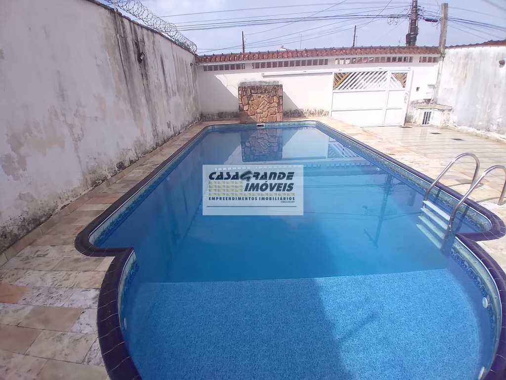 Casa em Praia Grande, no bairro Mirim