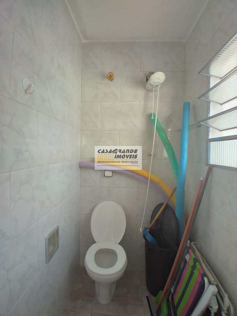 Casa em Praia Grande, no bairro Mirim