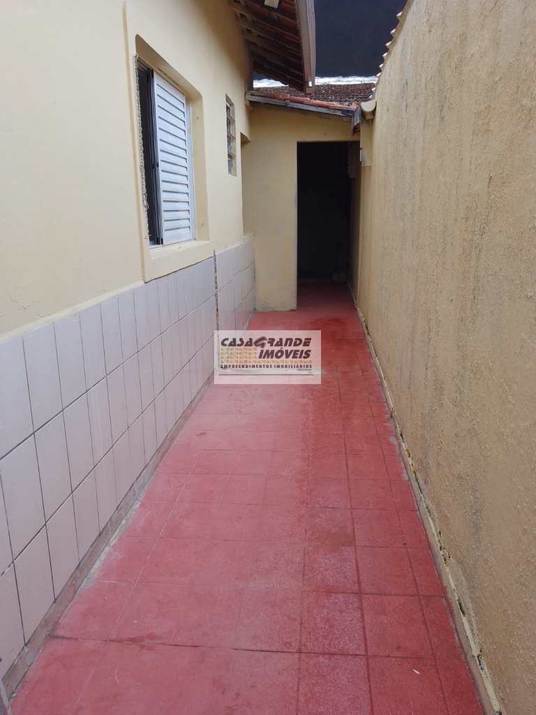 Casa em Praia Grande, no bairro Ocian