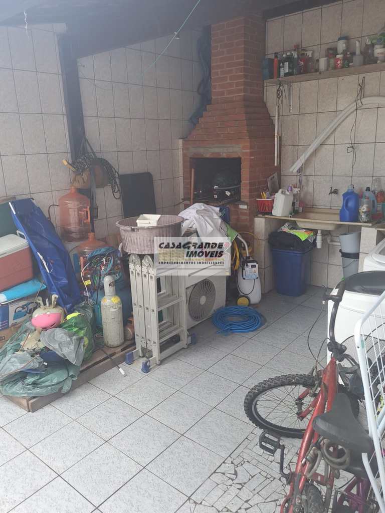 Casa em Praia Grande, no bairro Maracanã