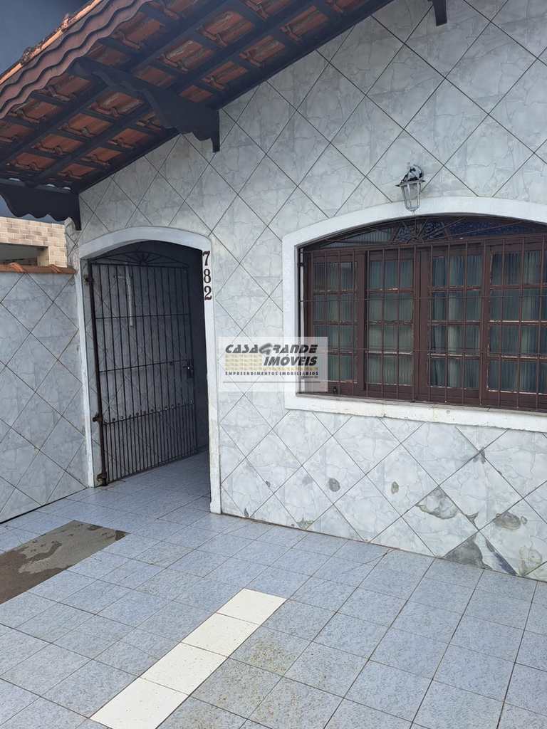 Casa em Praia Grande, no bairro Maracanã