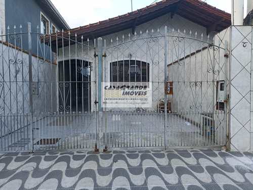 Casa, código 6910 em Praia Grande, bairro Maracanã