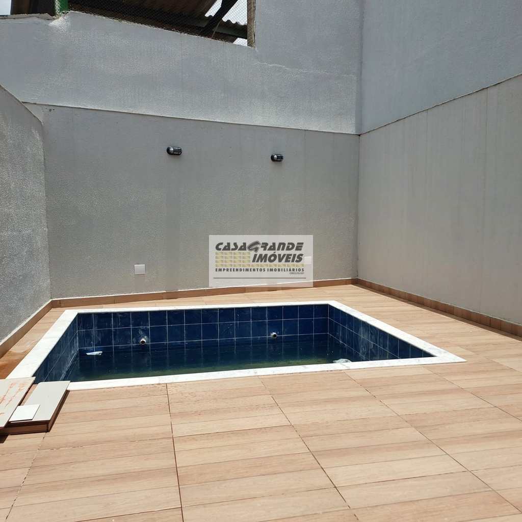 Sobrado em Praia Grande, no bairro Solemar