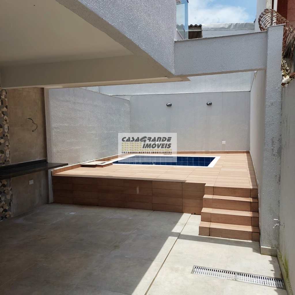 Sobrado em Praia Grande, no bairro Solemar