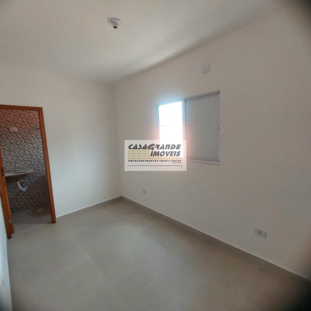 Sobrado em Praia Grande, no bairro Solemar
