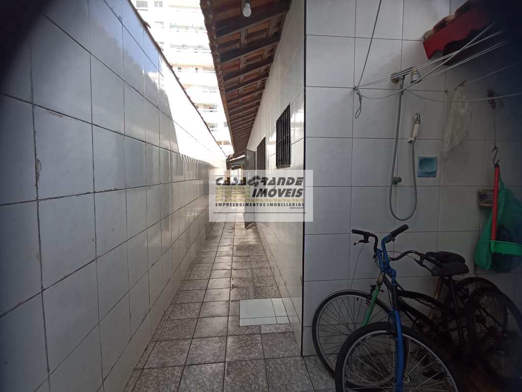 Casa em Praia Grande, no bairro Maracanã