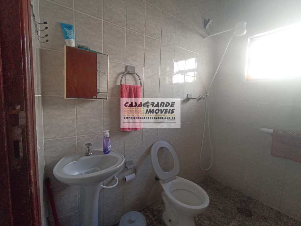 Casa em Praia Grande, no bairro Maracanã