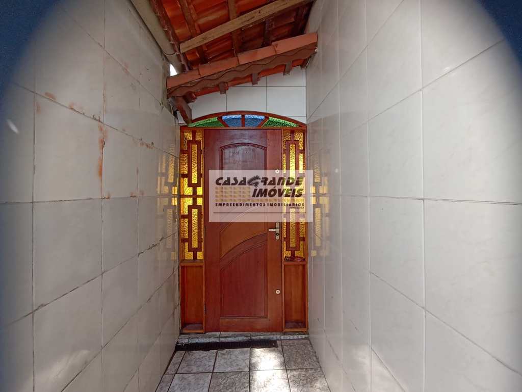 Casa em Praia Grande, no bairro Maracanã