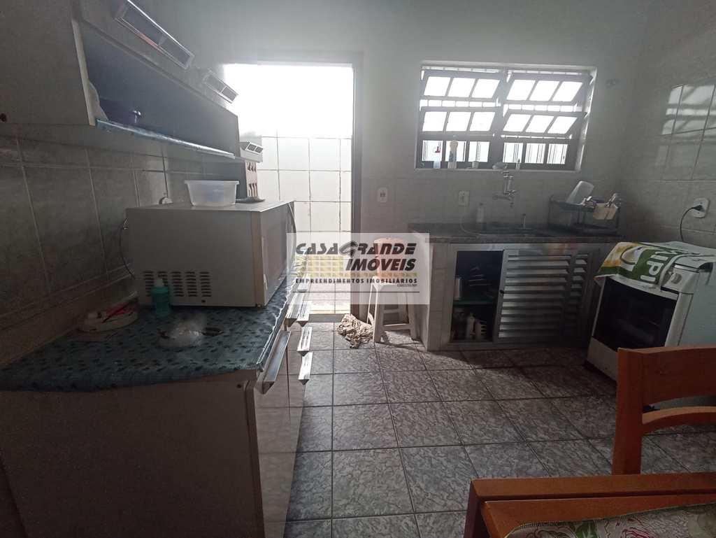 Casa em Praia Grande, no bairro Maracanã