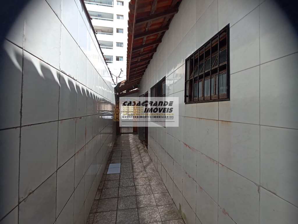 Casa em Praia Grande, no bairro Maracanã