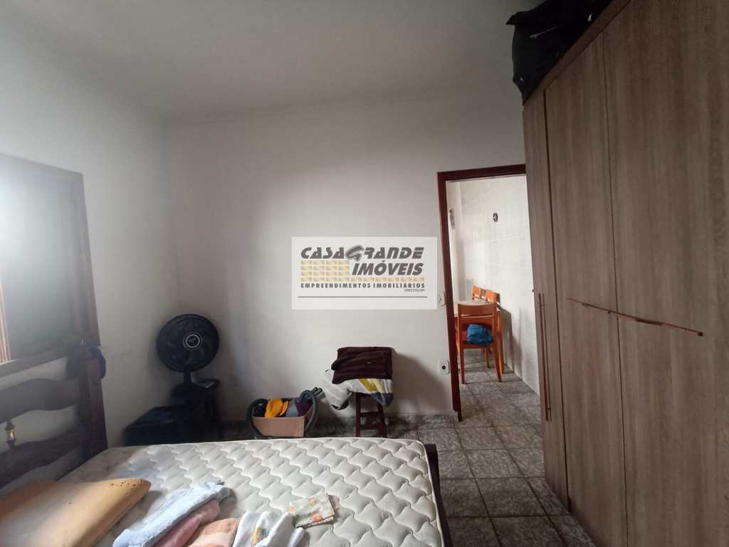 Casa em Praia Grande, no bairro Maracanã