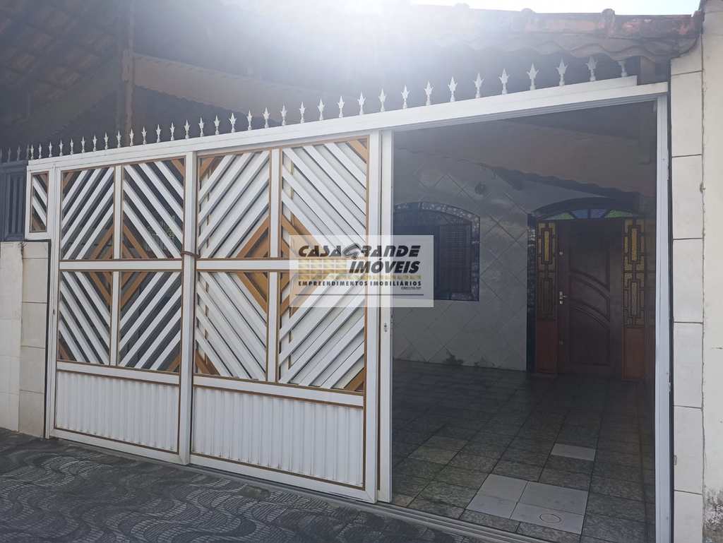 Casa em Praia Grande, no bairro Maracanã