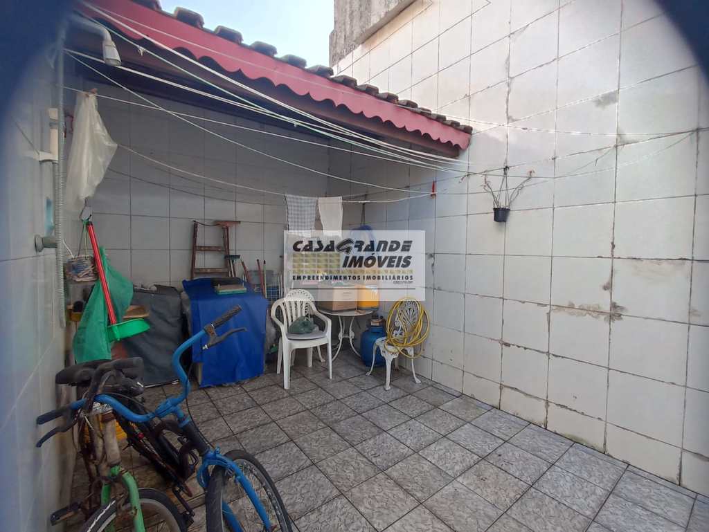 Casa em Praia Grande, no bairro Maracanã