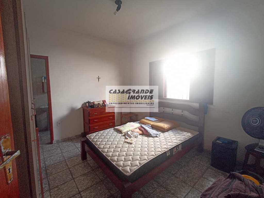Casa em Praia Grande, no bairro Maracanã