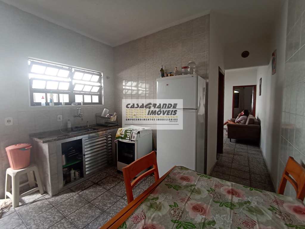 Casa em Praia Grande, no bairro Maracanã
