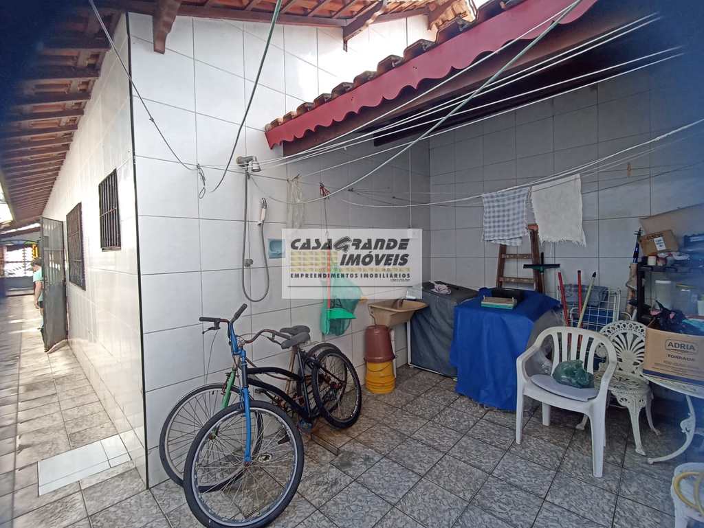 Casa em Praia Grande, no bairro Maracanã