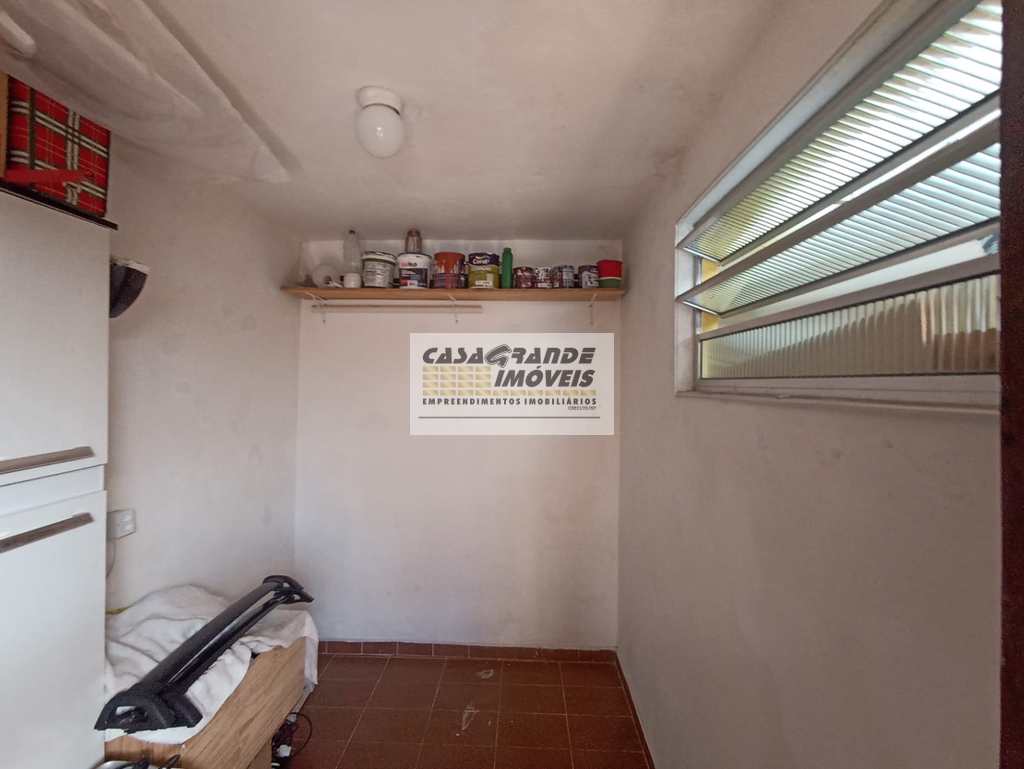 Casa em Praia Grande, no bairro Maracanã