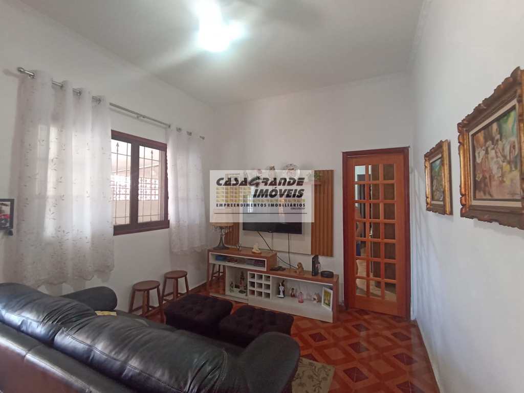 Casa em Praia Grande, no bairro Maracanã