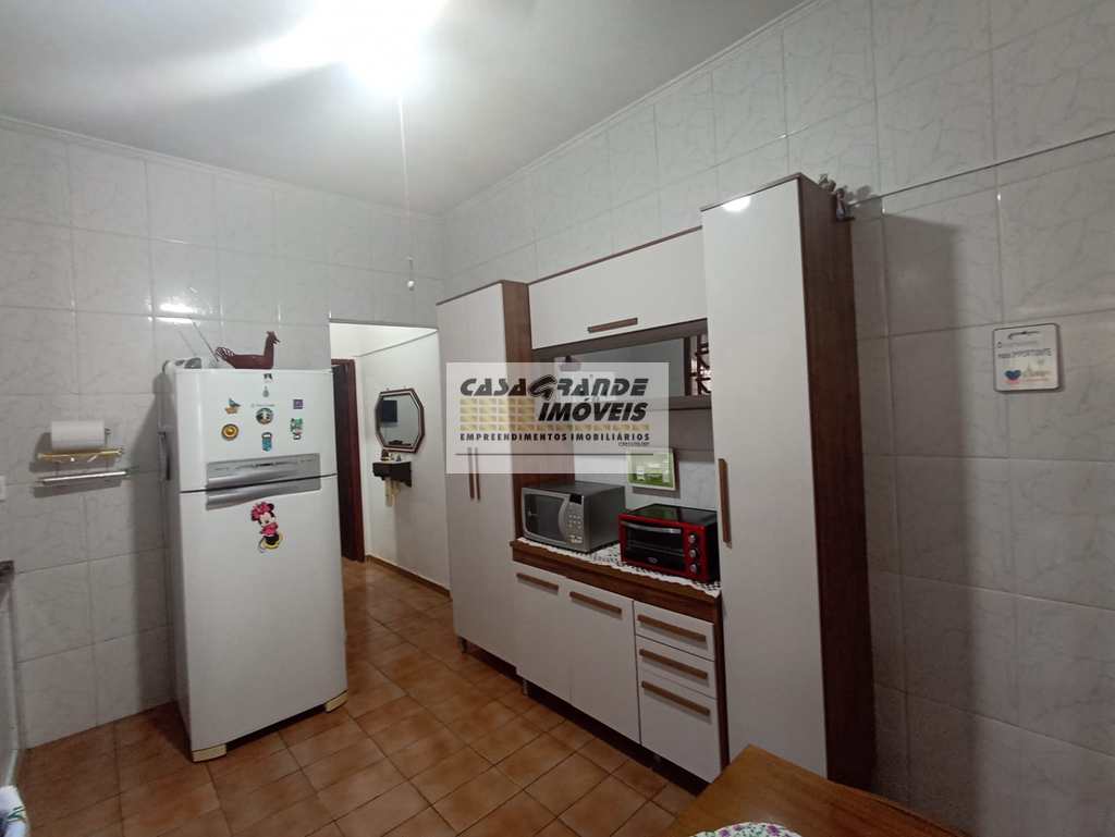 Casa em Praia Grande, no bairro Maracanã