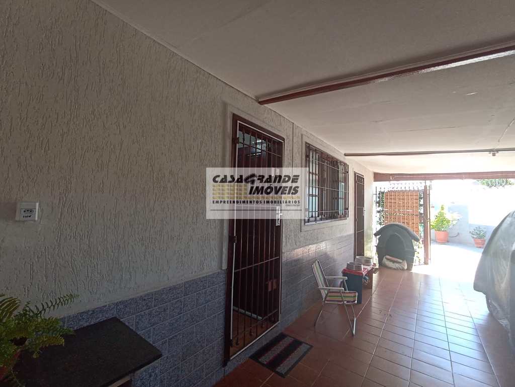 Casa em Praia Grande, no bairro Maracanã