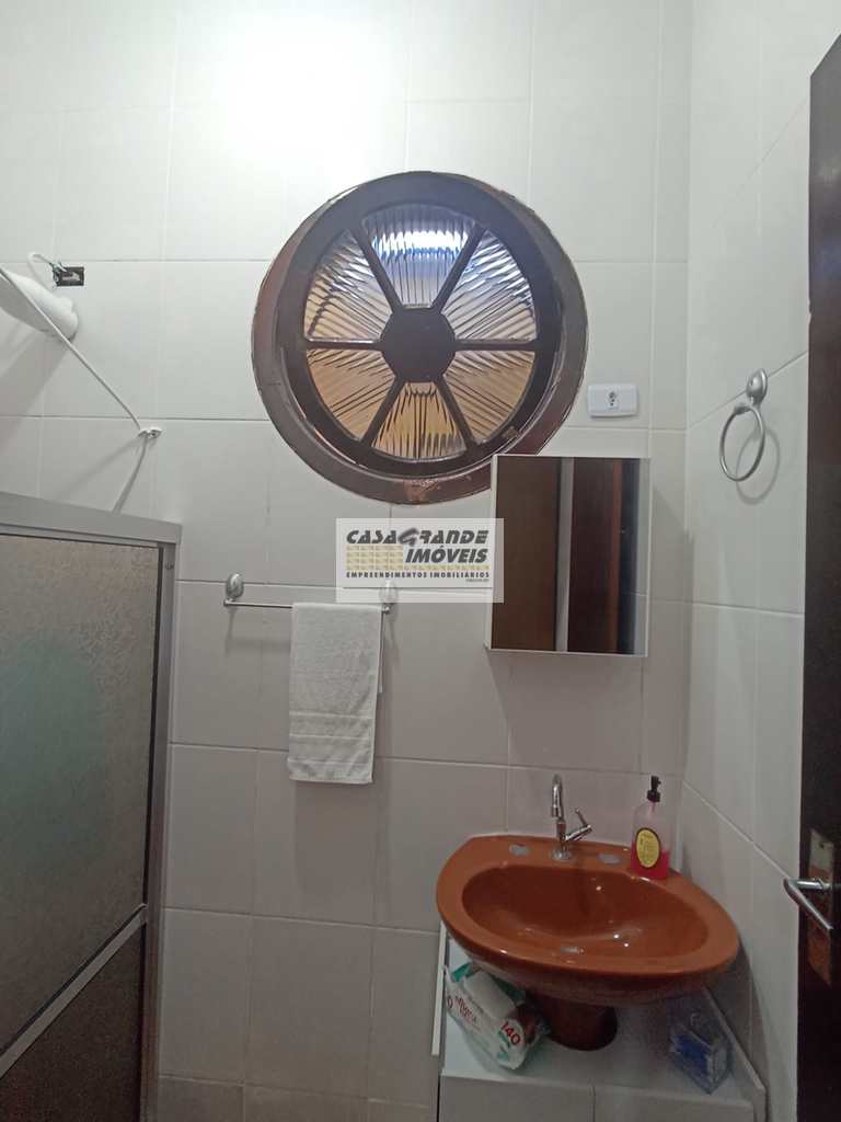 Casa em Praia Grande, no bairro Maracanã