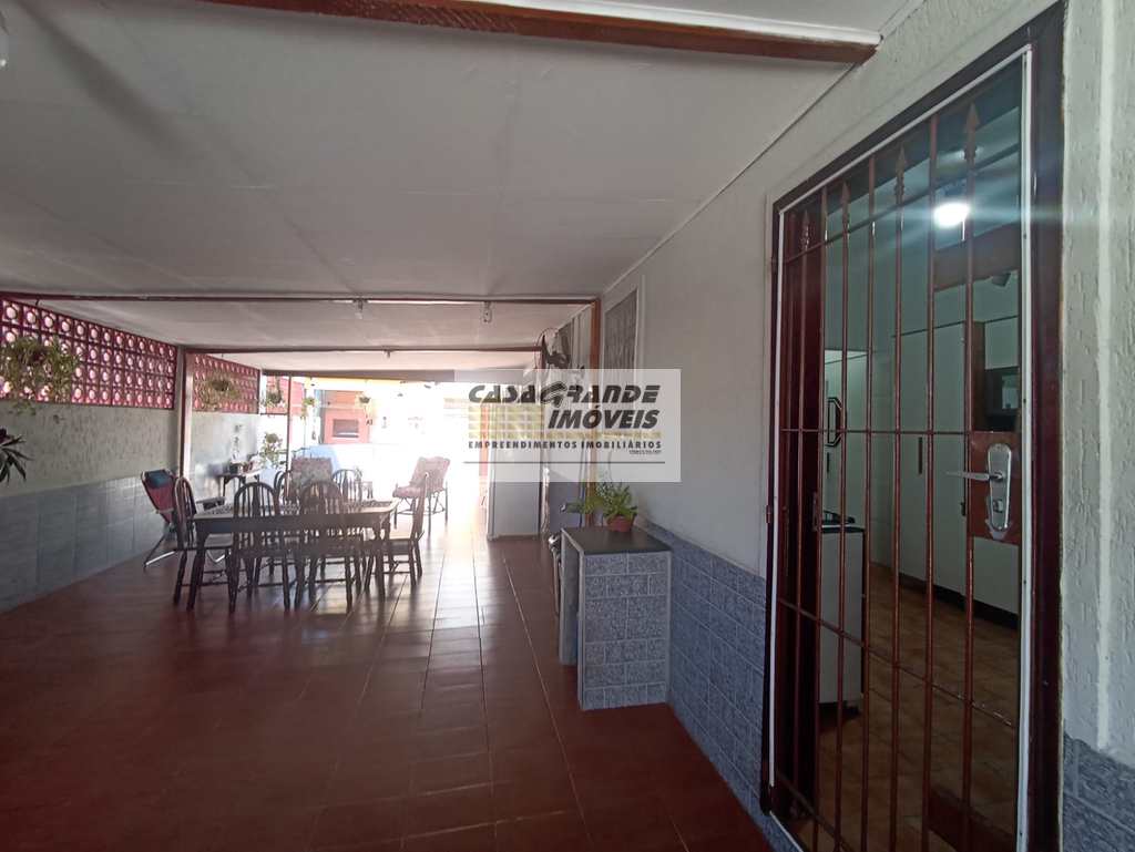 Casa em Praia Grande, no bairro Maracanã
