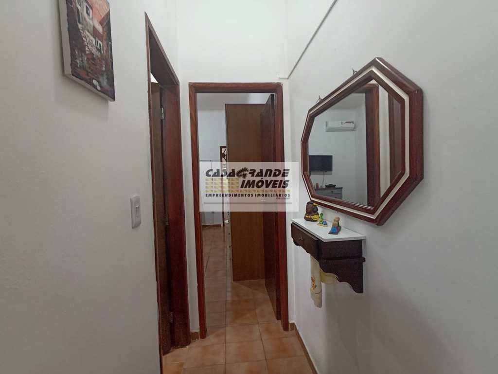 Casa em Praia Grande, no bairro Maracanã