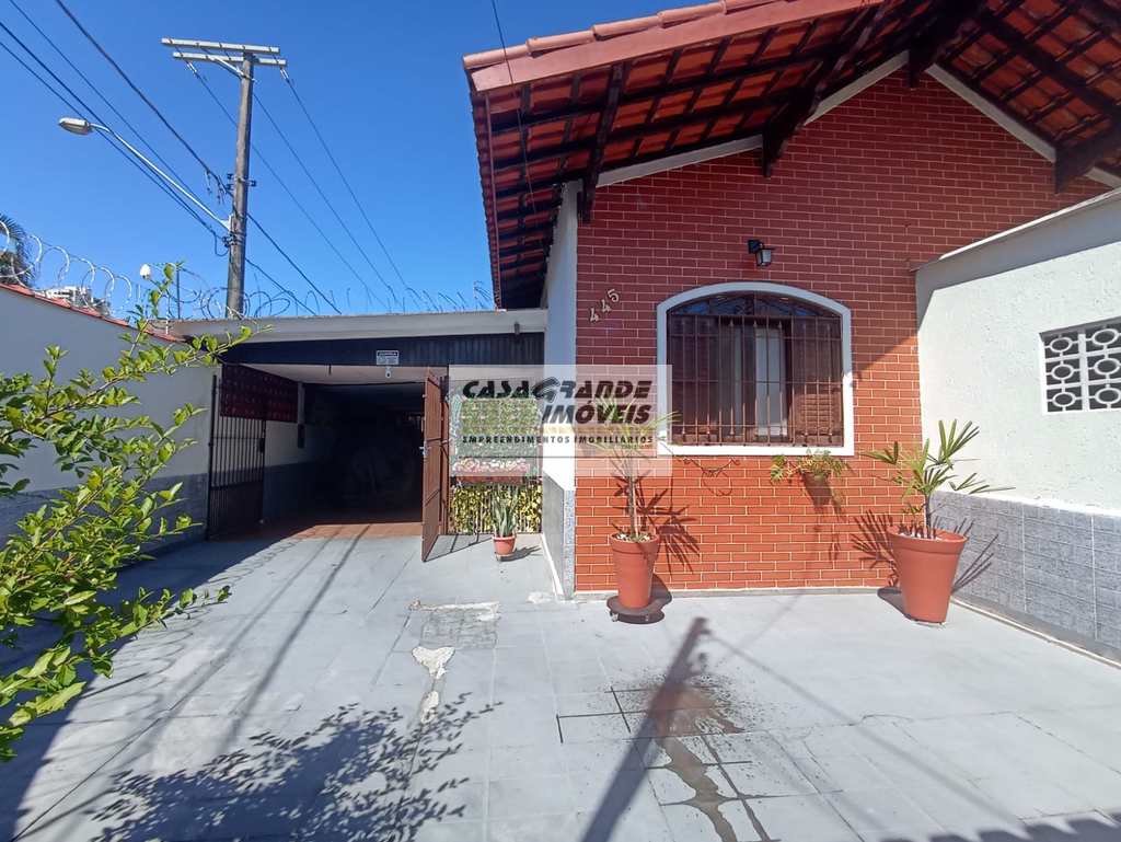 Casa em Praia Grande, no bairro Maracanã