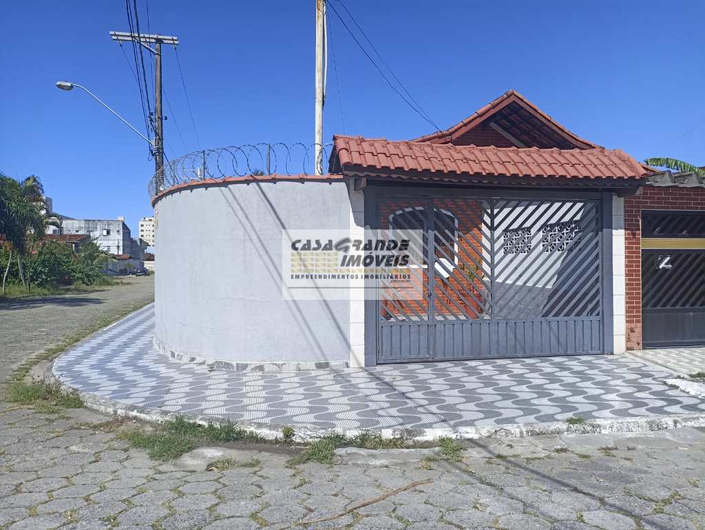 Casa em Praia Grande, no bairro Maracanã