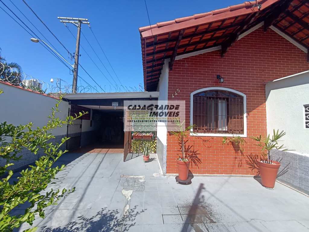 Casa em Praia Grande, no bairro Maracanã