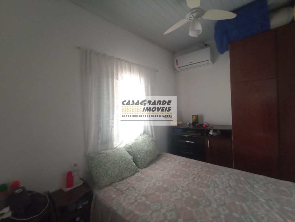 Sobrado de Condomínio em Praia Grande, no bairro Caiçara