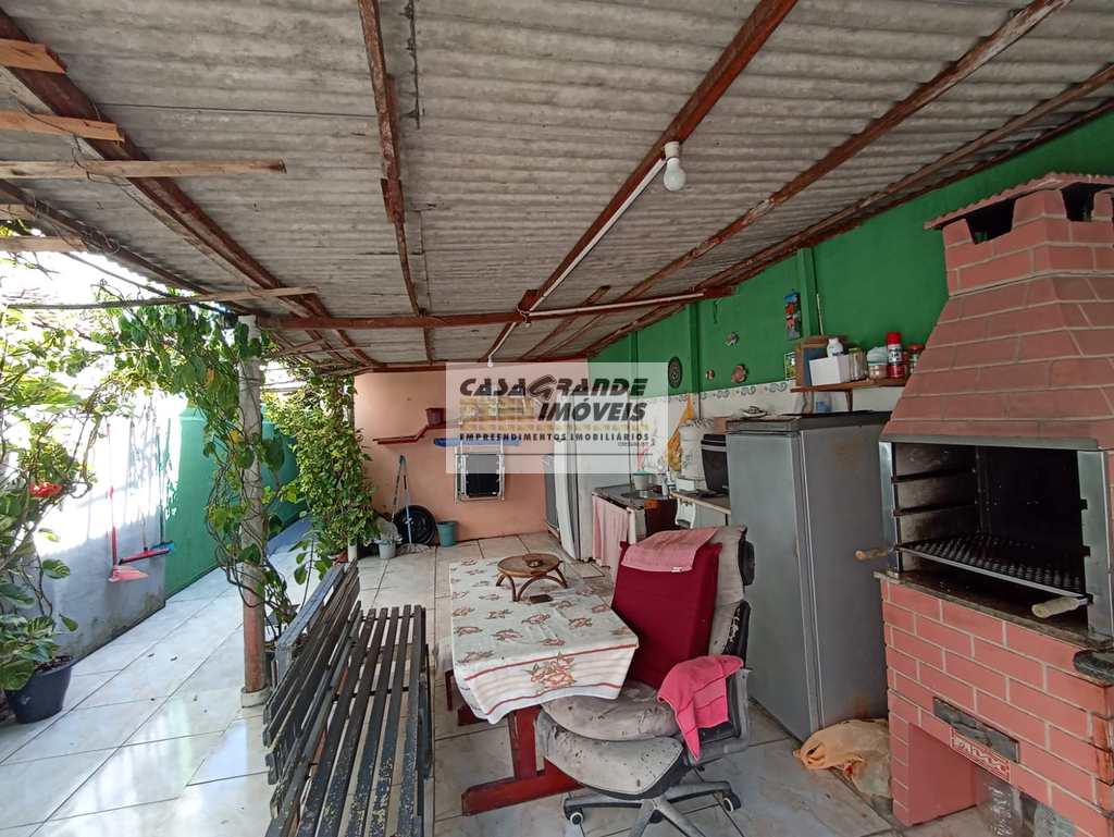 Casa em Praia Grande, no bairro Maracanã