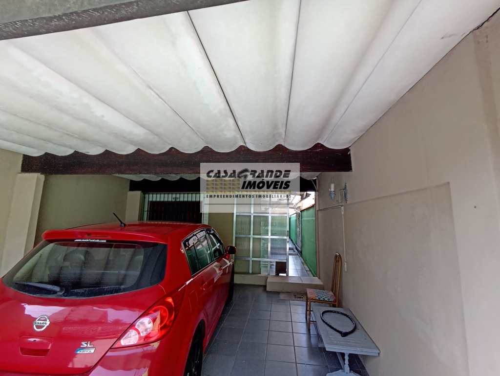 Casa em Praia Grande, no bairro Maracanã