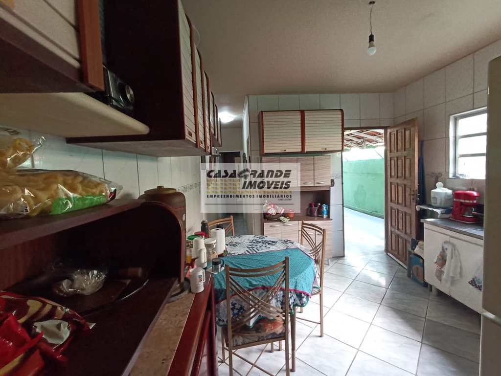 Casa em Praia Grande, no bairro Maracanã
